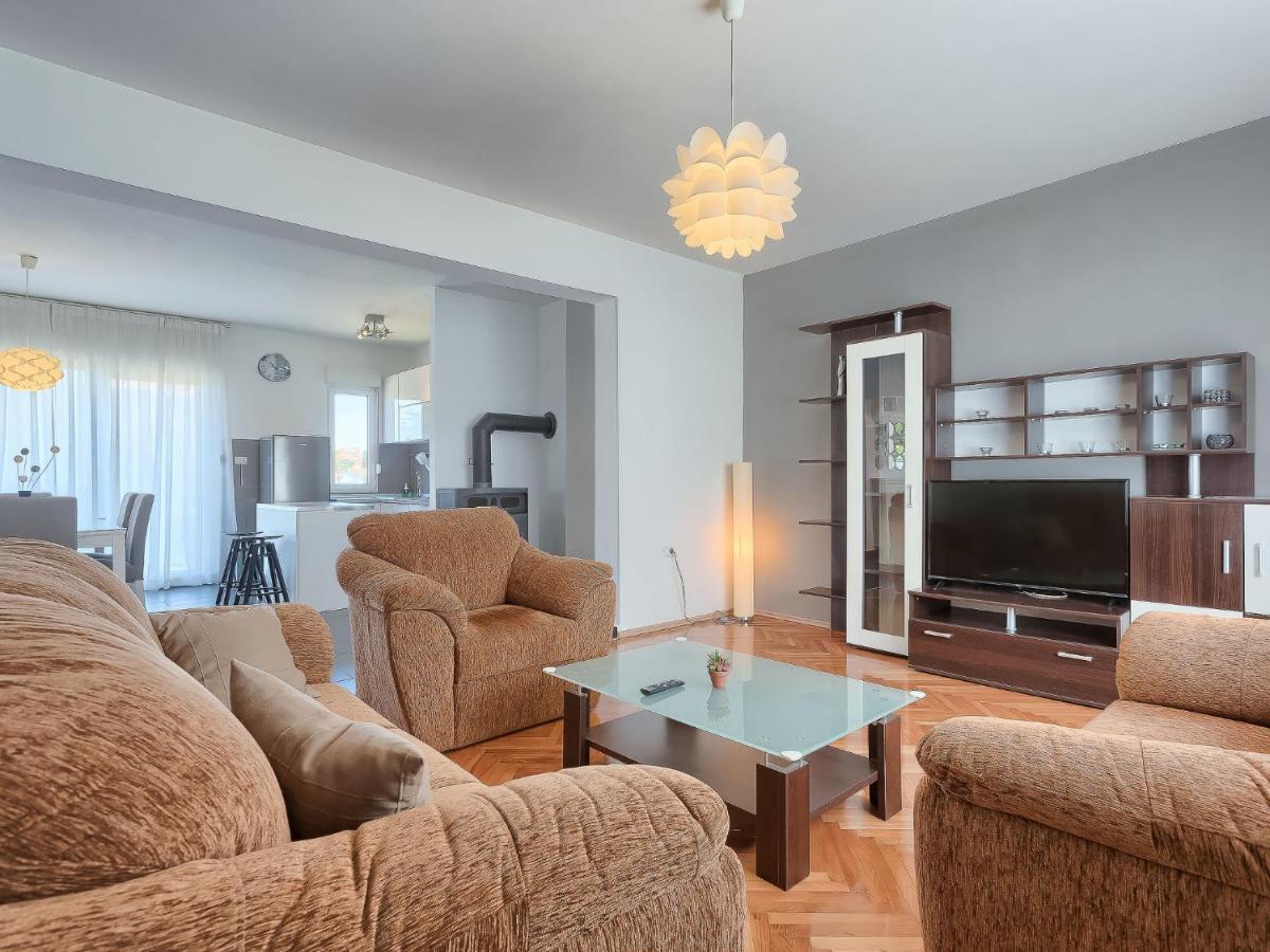 PUY Holiday Home Rovere By Interhome מראה חיצוני תמונה